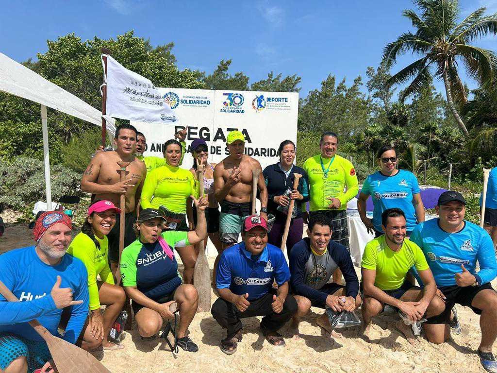 Exitosa regata a Remo en Canoas Mayas por 30 Aniversario de Solidaridad