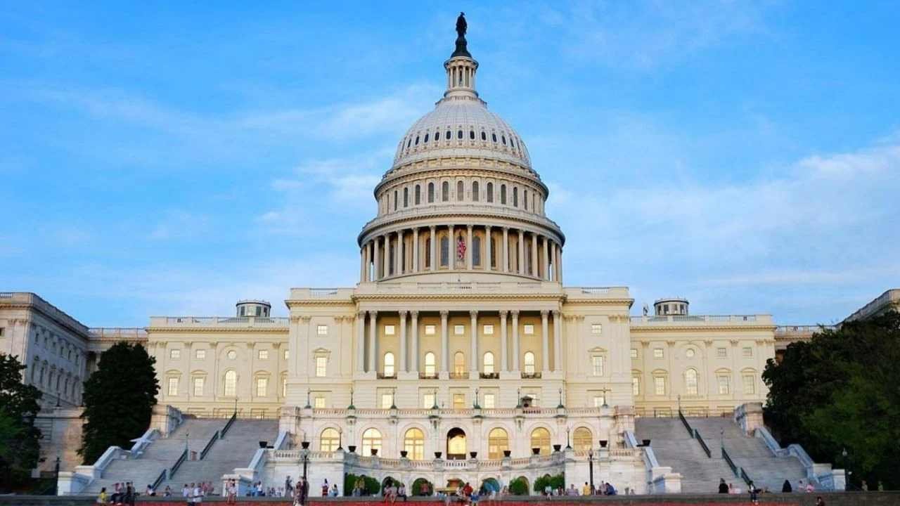 Emergencia en el Capitolio de Estados Unidos: Alerta por la presencia de un atacante armado